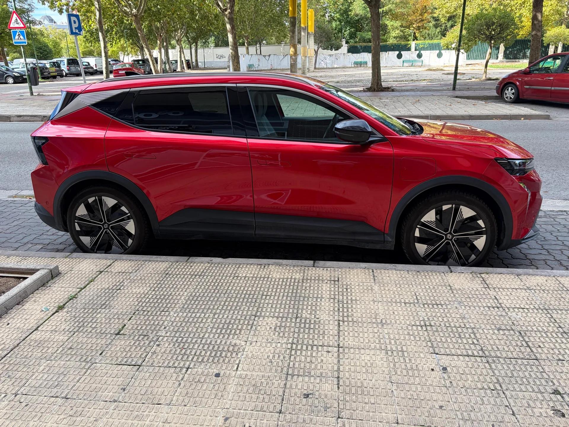 Renault Scenic E-Tech 2025 de segunda mano